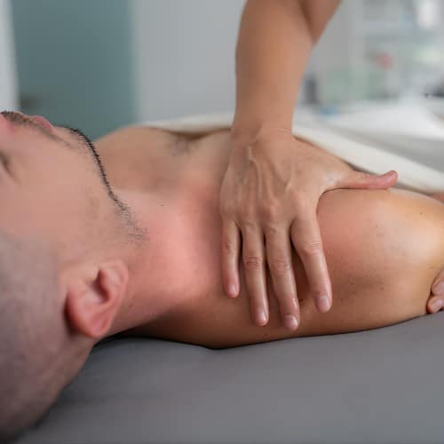 Flow - Férfi masszázs közben, relaxáció